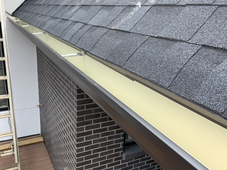 Enhancing Home Aesthetics with Seamless Gutters: Insights from Tiger Gutters in Memphis, TN